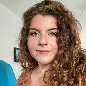 Meet your Posher, Briana